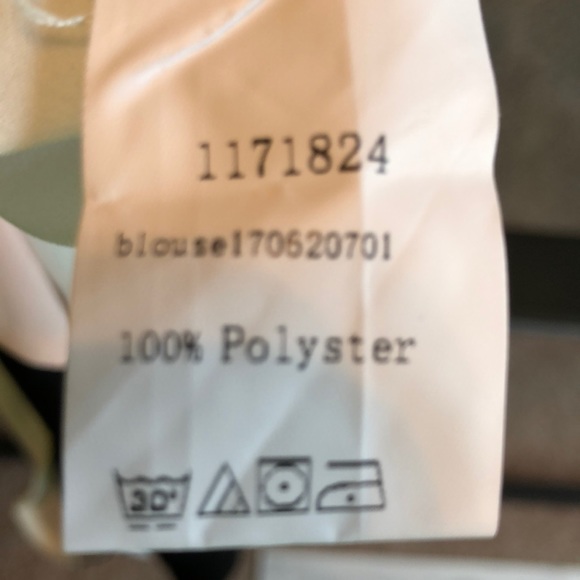 Color block blouse - Picture 8 of 8